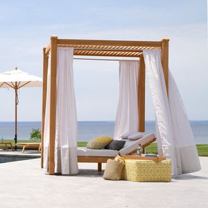 Garten-Bett / Himmel