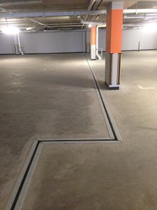Aluminium-Dehnungsfuge / Edelstahl / für Parkplätze / befahrbar