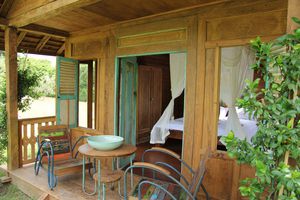 Bungalow-Stil-Mikrohaus / Klassisches Design / Holz / ebenerdig