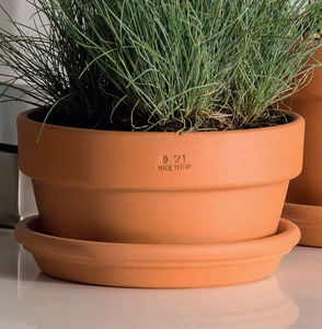 Terrakotta-Pflanzkübel 1