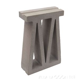 hohler Betonstein