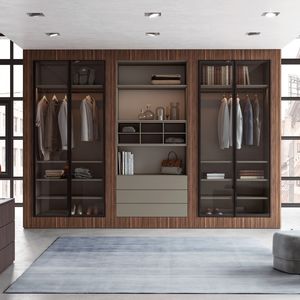 moderner Kleiderschrank