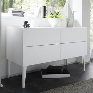 Sideboard mit hohen Beinen