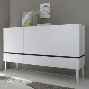 Sideboard mit hohen Beinen