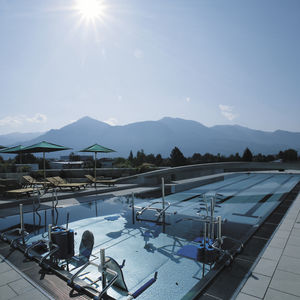Überlaufschwimmbecken