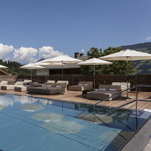 Überlaufschwimmbecken