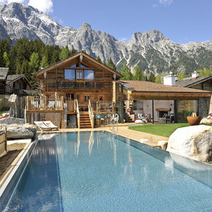 selbsttragendes Schwimmbecken