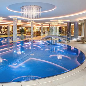 Überlaufschwimmbecken