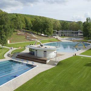 Überlaufschwimmbecken