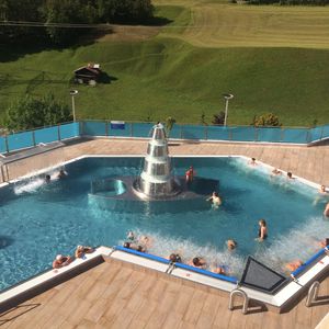 Überlaufschwimmbecken