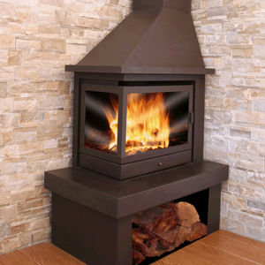 Holzkamin / modern / geschlossene Feuerstelle / für Ecken