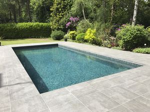 einteiliges Schwimmbecken