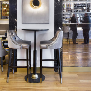 moderner Hocker 1
