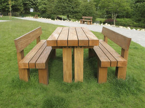 Moderner Picknicktisch - THETFORD - Furnitubes - aus Iroko / verzinkter
