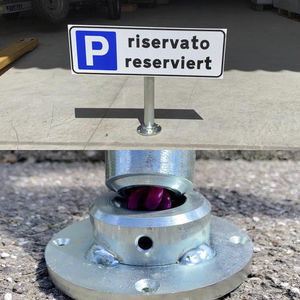 Mast für Verkehrszeichen / Stahl