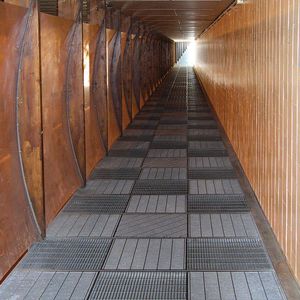 Gitterrost / verzinkter Stahl / für Übergang / für Außenböden / für Treppenhäuser