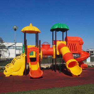 Spielplatzgerät für Spielplätze / für Aquapark / Kunststoff / modular
