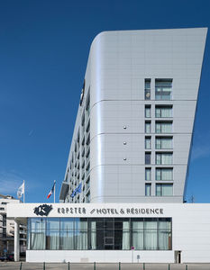 Hinterlüftete Fassade / Verbundwerkstoff 1