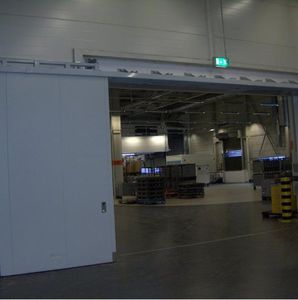 Schiebe-Industrietore / Metall / mit Sicherheitsvorrichtung / Brandschutz