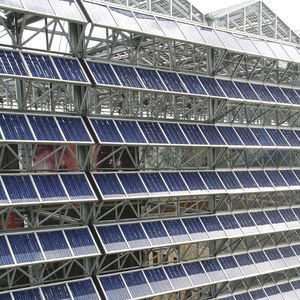 Fassadenverkleidung mit integriertem Photovoltaik System