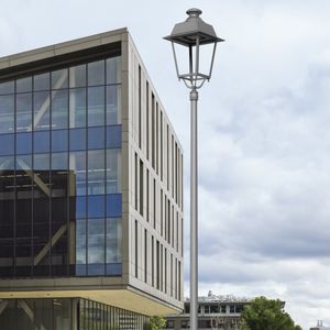 Straßenlaterne / modern / Edelstahl / mit Diffusor aus Hartglas