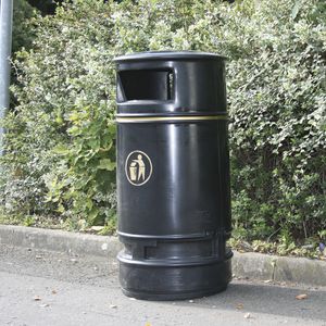 Park-Abfallbehälter / Polyethylen / für öffentliche Bereiche / klassisch