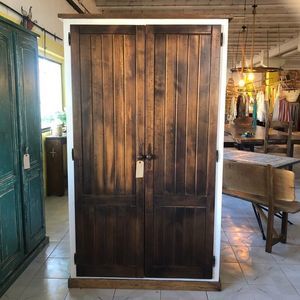 Kleiderschrank / rustikaler Stil 1