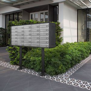 wandmontierter Briefkasten
