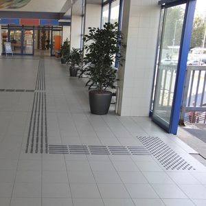 Taktiles Bodenleitsystem / Edelstahl