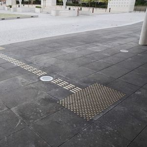 Taktiles Bodenleitsystem / Edelstahl
