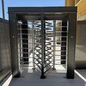 dreifüßiges Drehkreuz