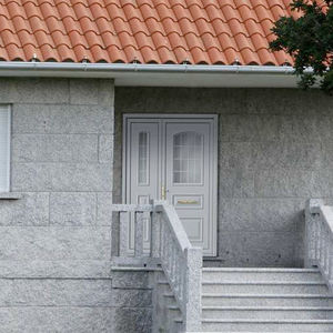 Eingangstür / einflügelig / Aluminium / halbverglast