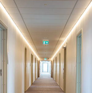 wandmontiertes Beleuchtungsprofil