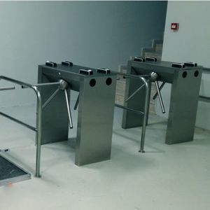 dreifüßiges Drehkreuz
