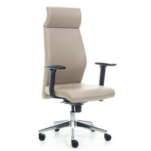 moderner Chefsessel 1