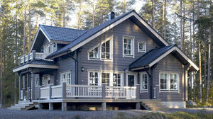 Haus aus Massivholz-Block