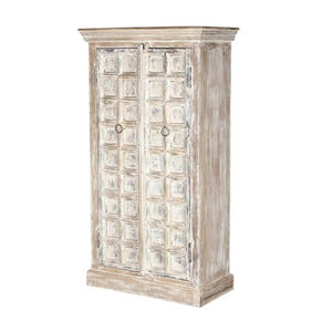 klassischer Kleiderschrank