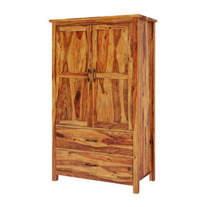 klassischer Kleiderschrank