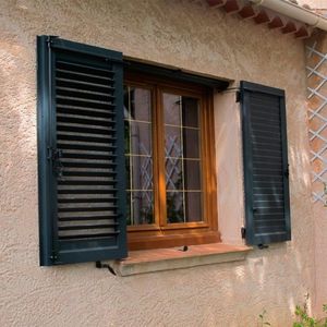 einflügeliger Fensterladen