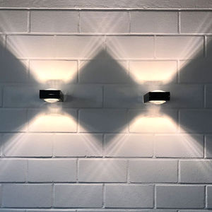 moderne Wandleuchte 1