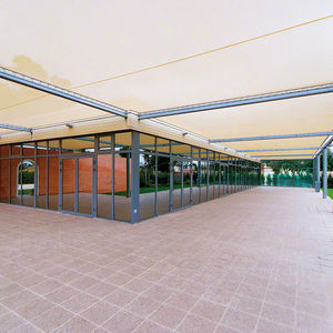 Spannwand für Decke
