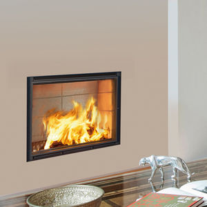 Holzkamin / modern / geschlossene Feuerstelle / Einbau