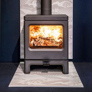 Holz-Kaminofen / Gusseisen / modern / 7 kW