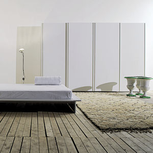 moderner Kleiderschrank 1