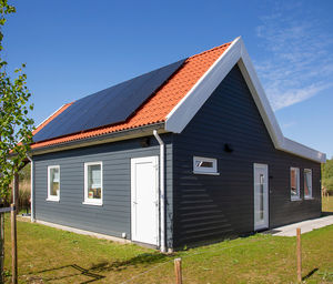Fassadenverkleidung aus Lamellen
