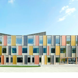 Vorhangfassade / freitragende Struktur