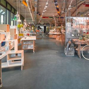 Linoleum-Bodenbelag / für Tertiärsektor / in Rollenform / glatt