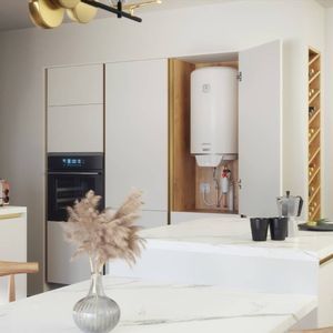 elektrischer Warmwasserbereiter 1