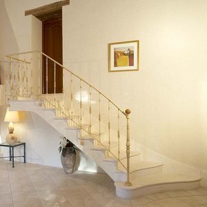 gerade Treppe 1