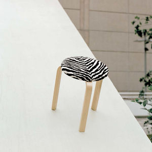 moderner Hocker